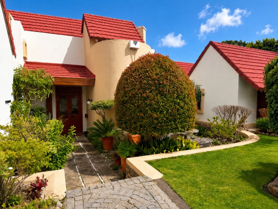 5 Bedroom Property for Sale in Pezula Golf Estate Western Cape